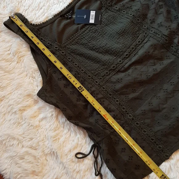 Lucky Brand Olive Green embroidered top, size large, NWT - Picture 9 of 10